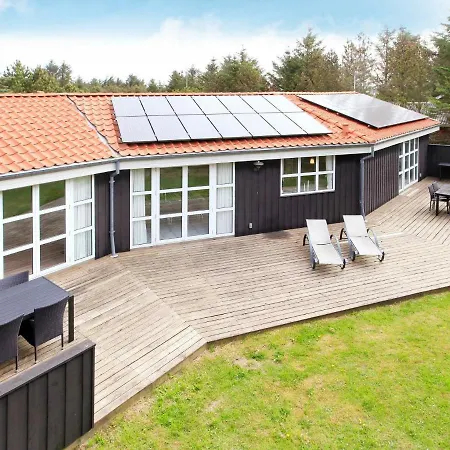 10 Person In L Kken * Gronhoj (Nordjylland)