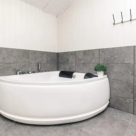 4 Star In Lokken Gronhoj (Nordjylland)