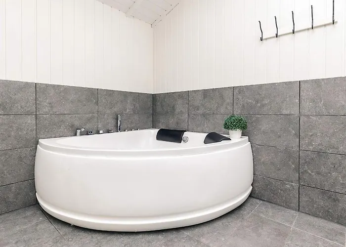 Luxury Retreat With Pool - By Traum Gronhoj (Nordjylland)